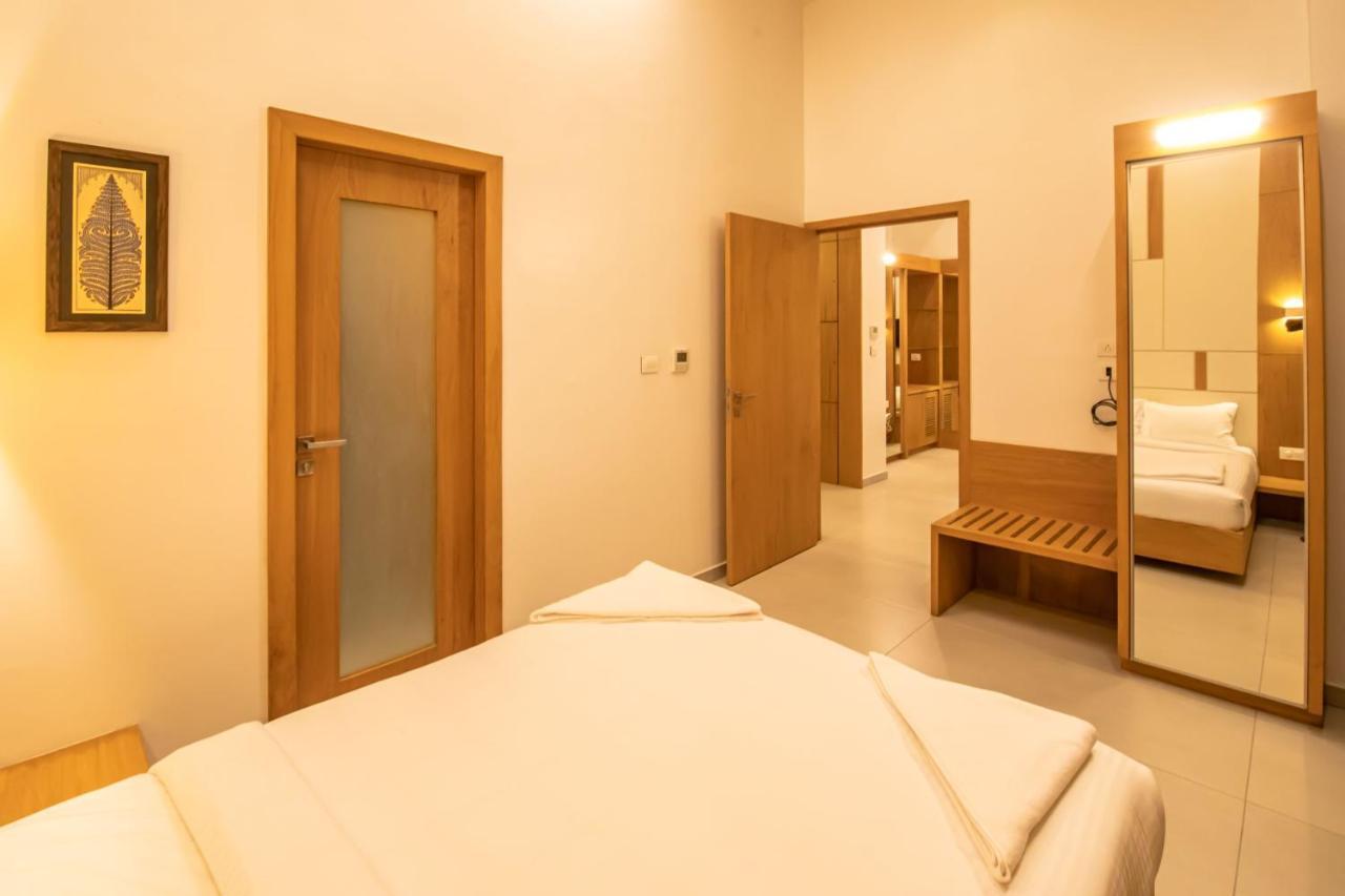 Rathna Residency - Near Us Consulate Hotell Chennai Exteriör bild