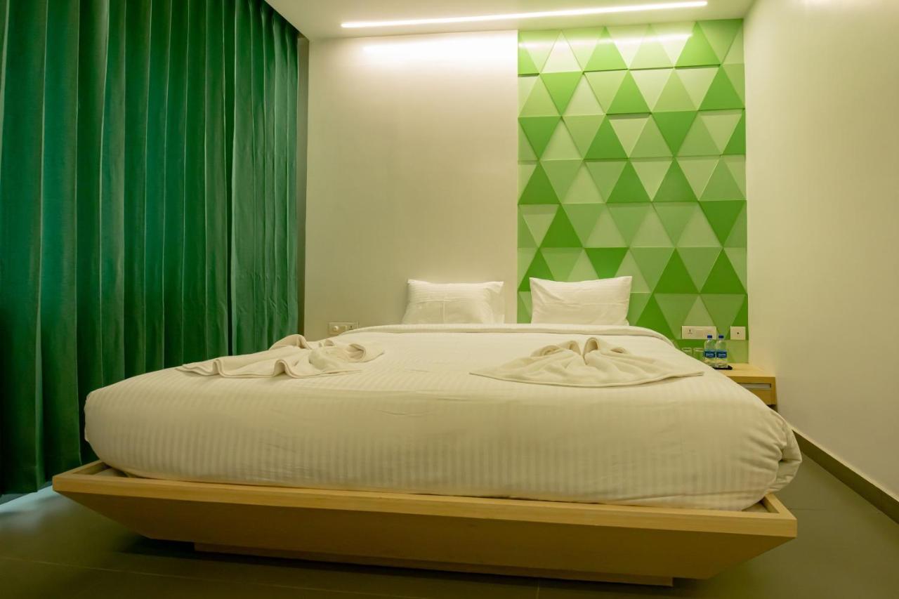 Rathna Residency - Near Us Consulate Hotell Chennai Exteriör bild