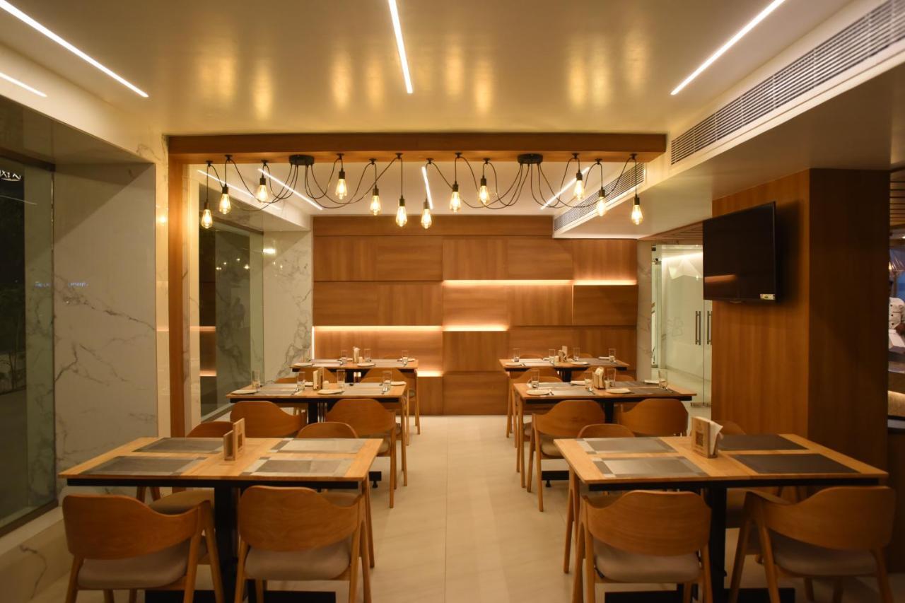Rathna Residency - Near Us Consulate Hotell Chennai Exteriör bild