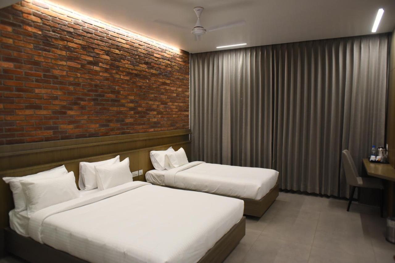 Rathna Residency - Near Us Consulate Hotell Chennai Exteriör bild
