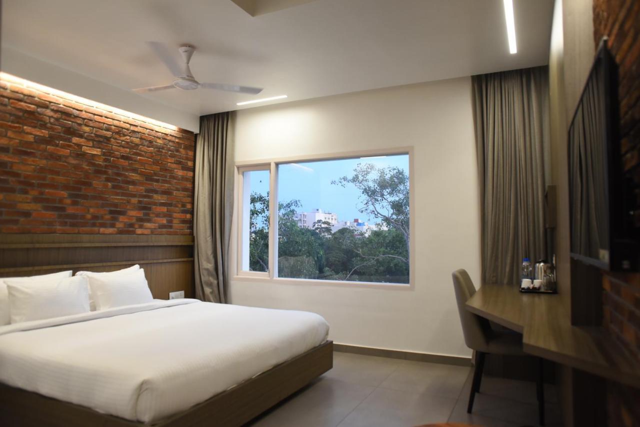 Rathna Residency - Near Us Consulate Hotell Chennai Exteriör bild