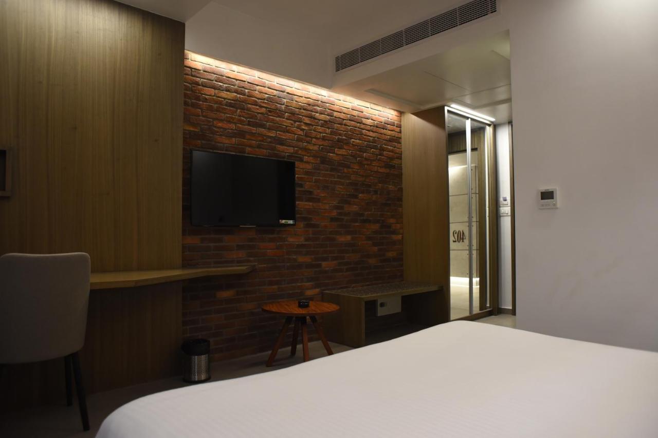 Rathna Residency - Near Us Consulate Hotell Chennai Exteriör bild