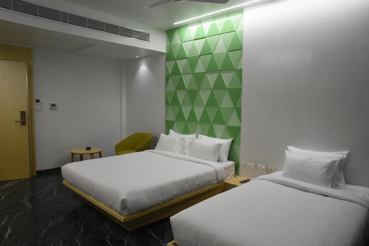 Rathna Residency - Near Us Consulate Hotell Chennai Exteriör bild