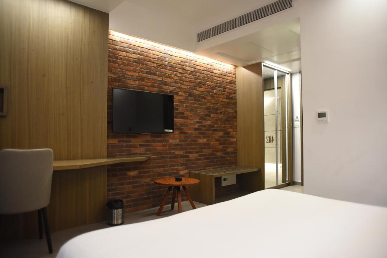 Rathna Residency - Near Us Consulate Hotell Chennai Exteriör bild